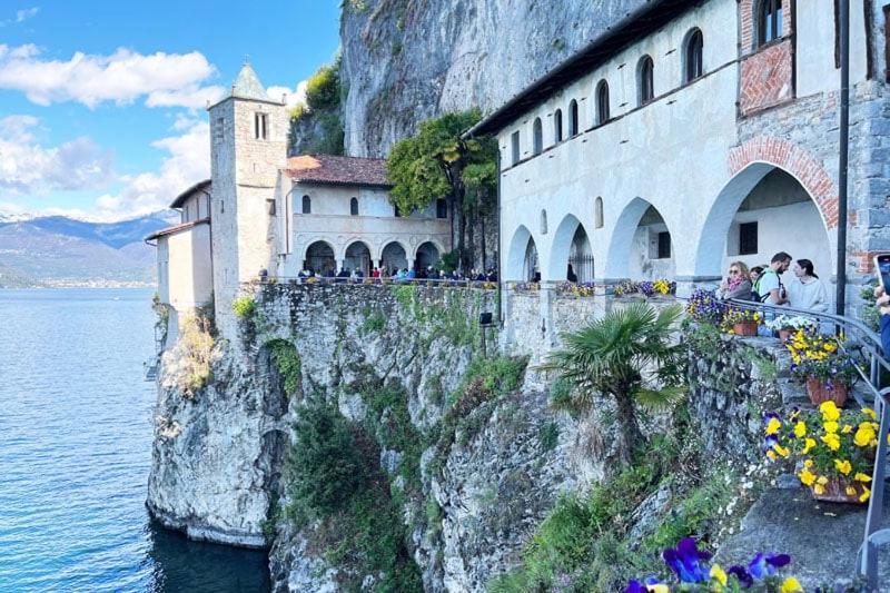 Lily Lake Maggiore Laveno Εξωτερικό φωτογραφία